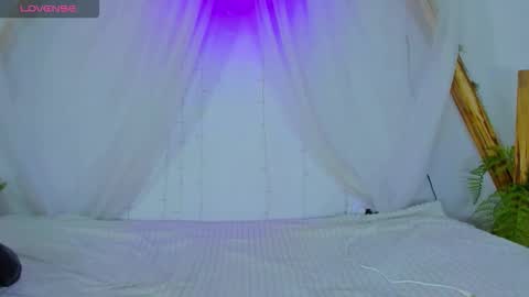 Snapshot of _redmoon chatting on 12-01-25, 10:04 Moon online show from 12-01-25, 10:04