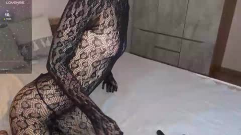 LISSAPVT IS OPEN online show from 11-09-25, 01:15