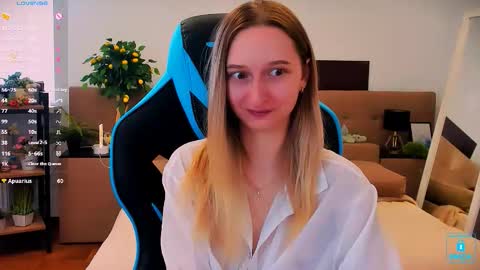 I am Rina online show from 10-28-25, 06:39