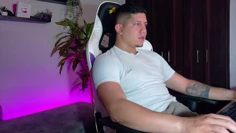 Roberto online show from 11-27-25, 06:48