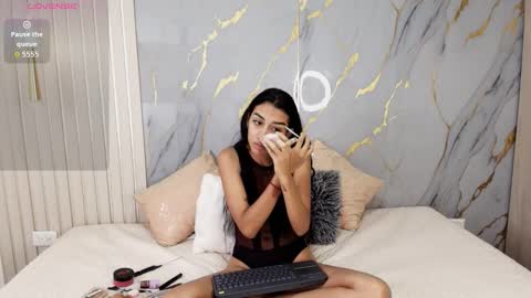 SAMARA SMITH  online show from 11-21-25, 12:37