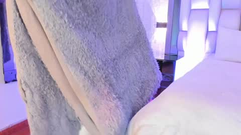 Sara online show from 12-21-24, 01:21