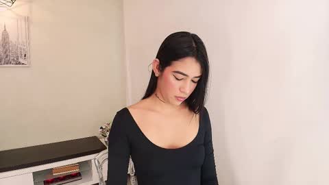 Snapshot of _sassy_girl chatting on 10-14-25, 06:31 Sassy Girl online show from 10-14-25, 06:31