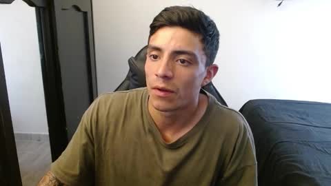 Snapshot of _schnnneider_ chatting on 10-26-25, 04:46 SCHNEIDER online show from 10-26-25, 04:46