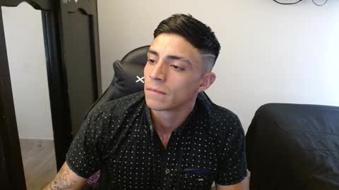 Snapshot of _schnnneider_ chatting on 10-30-25, 04:41 SCHNEIDER online show from 10-30-25, 04:41