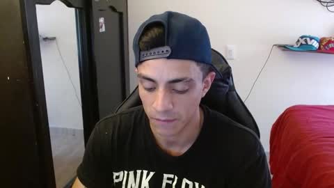 Snapshot of _schnnneider_ chatting on 11-14-25, 03:33 SCHNEIDER online show from 11-14-25, 03:33