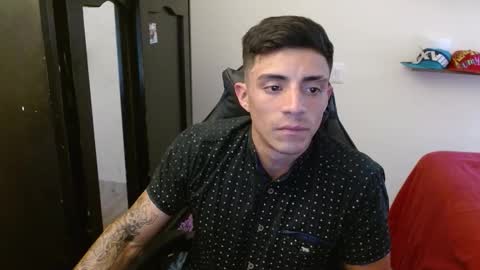 Snapshot of _schnnneider_ chatting on 11-21-25, 08:18 SCHNEIDER online show from 11-21-25, 08:18