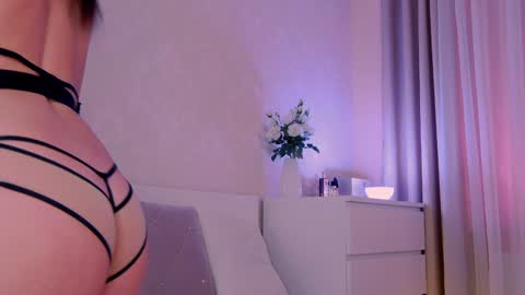 Snapshot of _seductive_ chatting on 02-08-25, 10:08 Alya online show from 02-08-25, 10:08