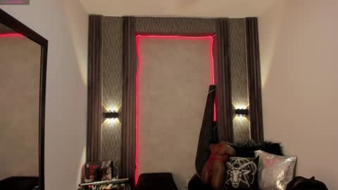 Selene online show from 01-22-25, 04:55