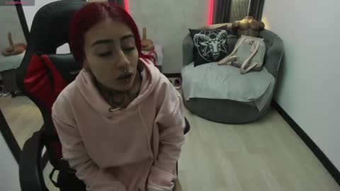 Selene online show from 02-18-25, 12:28