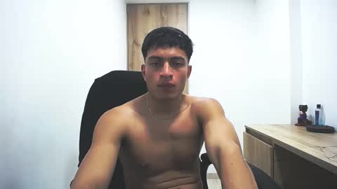 Juan Pablo-independent model online show from 03-06-26, 07:05