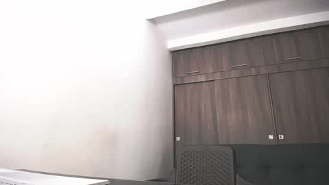 Juan Pablo-independent model online show from 04-10-26, 08:19