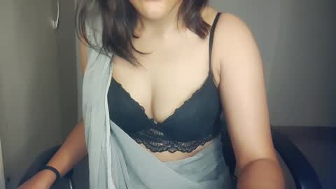 Snapshot of _shalini_0 chatting on 09-28-25, 04:01 _shalini_0 online show from 09-28-25, 04:01