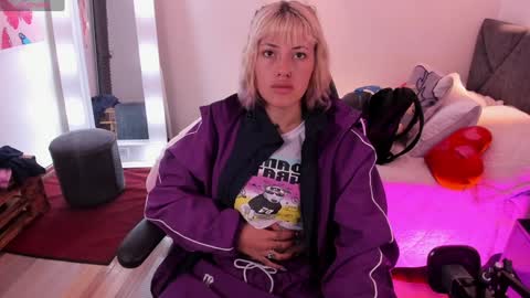 _sharlotte777 online show from 12-12-24, 01:17