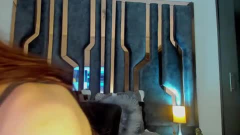 _silvia_vega_ online show from 12-10-24, 02:05