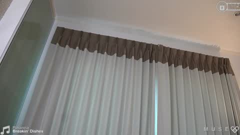 Marinette online show from 01-02-25, 02:00