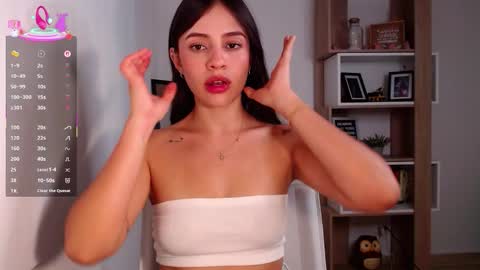 Lauren  online show from 10-19-25, 01:50