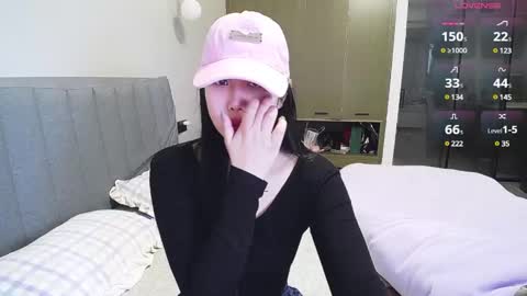 Snapshot of _smileflower_ chatting on 02-22-25, 03:01 winni online show from 02-22-25, 03:01