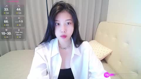 Snapshot of _smileflower_ chatting on 10-22-25, 02:12 winni online show from 10-22-25, 02:12