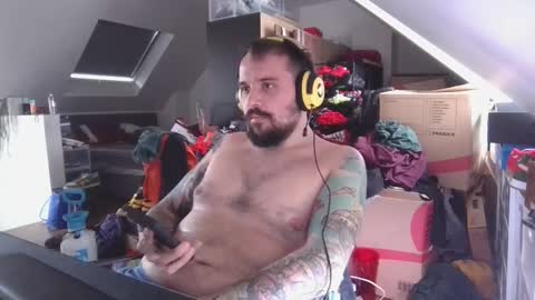 _smiley_bear27 online show from 01-15-26, 06:51