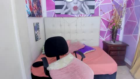 Sofia online show from 12-17-24, 11:05