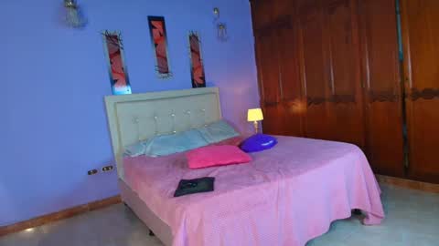 Sofia online show from 12-23-24, 11:39