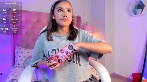 Snapshot of _sophie__miller chatting on 11-11-25, 08:31 Sophie online show from 11-11-25, 08:31