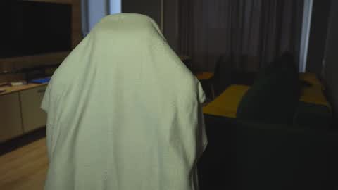 OLIVERpvt is open online show from 11-21-25, 04:33