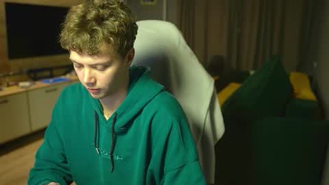 OLIVERpvt is open online show from 11-30-25, 11:58