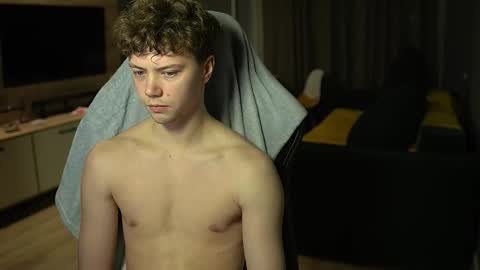 OLIVERpvt is open online show from 01-12-26, 03:12