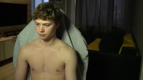 OLIVERpvt is open online show from 02-02-26, 12:04