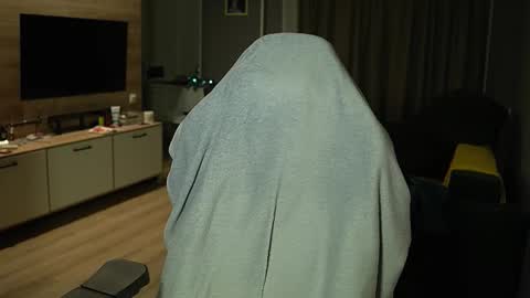 OLIVERpvt is open online show from 02-19-26, 04:03