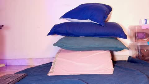 susy online show from 10-26-25, 12:11