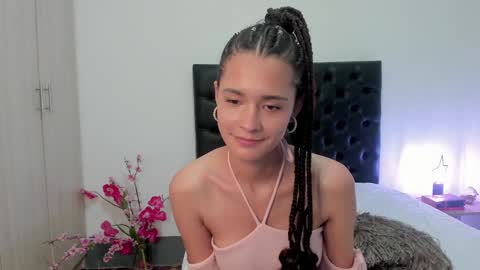 Sussi online show from 01-22-25, 04:33