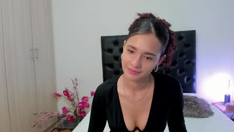 Sussi online show from 01-28-25, 01:49