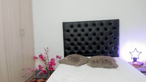 Sussi online show from 02-05-25, 01:44