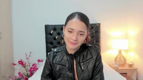 Sussi online show from 03-11-25, 01:34