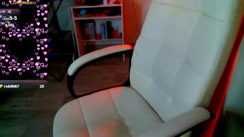 Snapshot of _sweet_ruby_ chatting on 02-16-25, 07:37 Milana welcome to my world online show from 02-16-25, 07:37