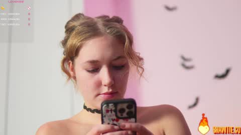 Snapshot of _taylor_swift chatting on 11-05-25, 06:13 Taylor online show from 11-05-25, 06:13