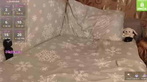 Mia online show from 12-21-25, 02:57