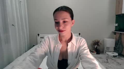 Mia online show from 11-30-25, 07:51