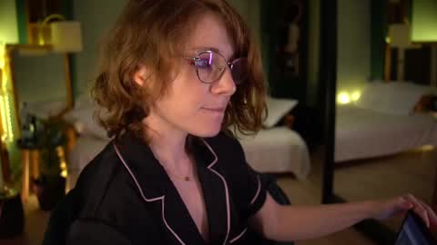 Snapshot of _the_sun_ chatting on 02-28-25, 10:06 Evi online show from 02-28-25, 10:06