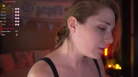 Snapshot of _the_sun_ chatting on 09-25-25, 07:17 Evi online show from 09-25-25, 07:17