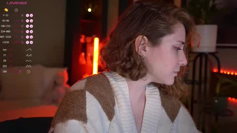 Snapshot of _the_sun_ chatting on 11-18-25, 09:52 Evi online show from 11-18-25, 09:52