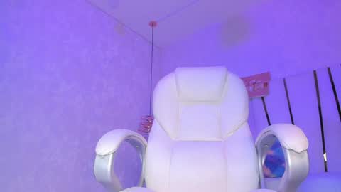 Rousse  online show from 12-20-24, 07:39