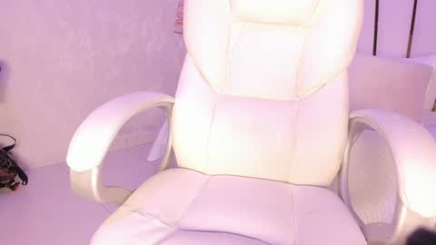 Rousse  online show from 01-19-25, 07:58