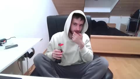 Snapshot of _v_l_a_d_ chatting on 11-07-25, 10:43 Vlad online show from 11-07-25, 10:43