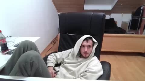 Snapshot of _v_l_a_d_ chatting on 11-13-25, 06:51 Vlad online show from 11-13-25, 06:51