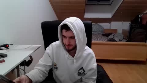 Snapshot of _v_l_a_d_ chatting on 11-22-25, 01:15 Vlad online show from 11-22-25, 01:15