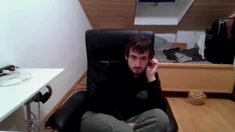 Snapshot of _v_l_a_d_ chatting on 12-03-25, 09:46 Vlad online show from 12-03-25, 09:46